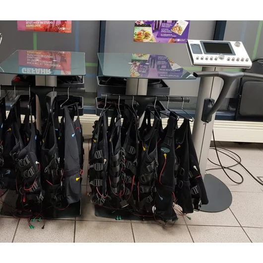 Miha Bodytec 2 plus equipment